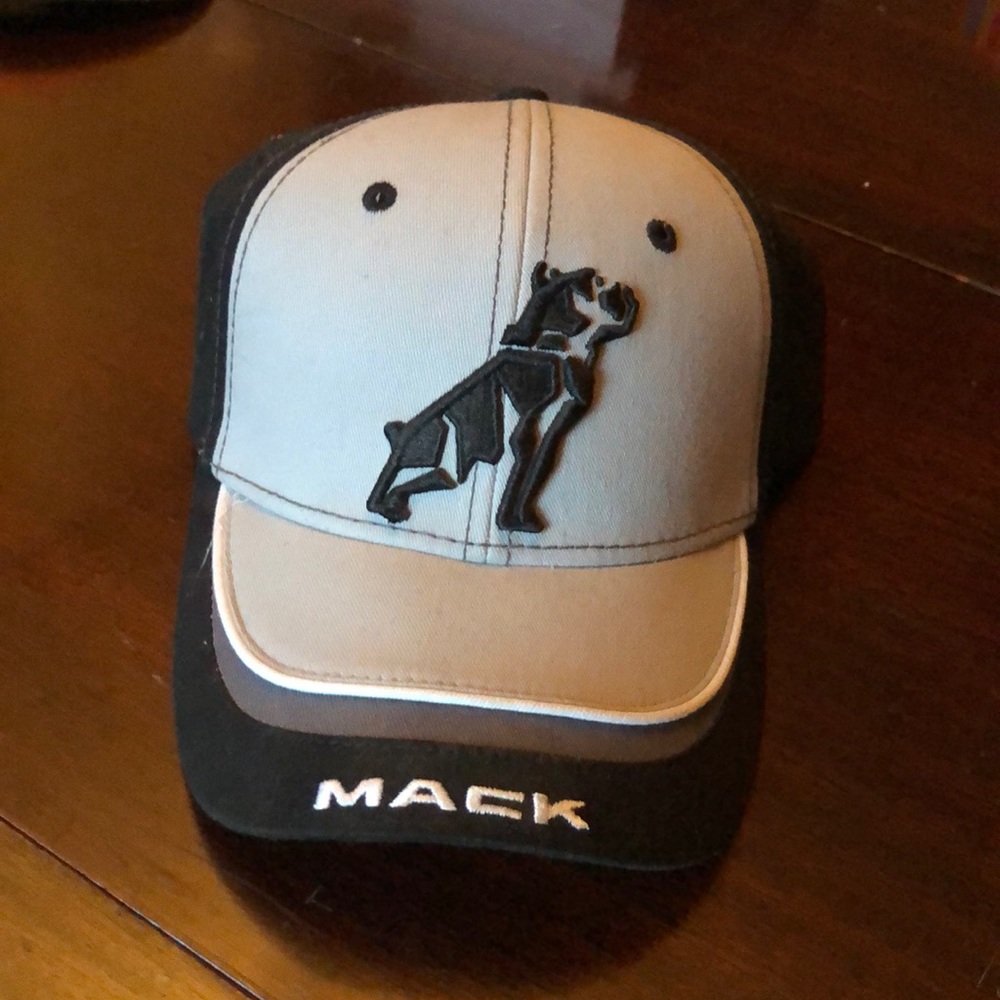 NWT mack hat